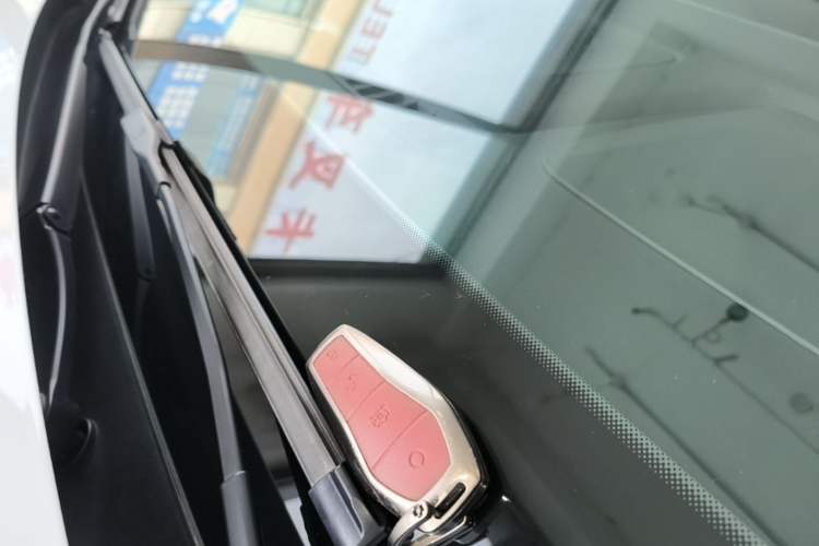 Used BYD Song L DM-i 2025 Intelligent Driving Version 112 km Leading Trim Vehicle Key