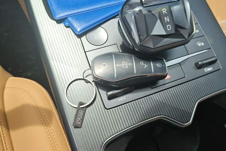 Used BYD Song L DM-i 2025 Intelligent Driving Version 160 km Beyond-Range Type Vehicle Key