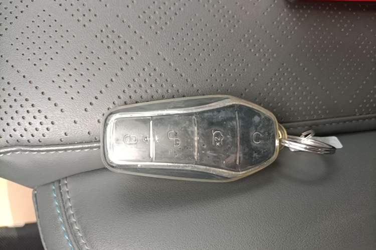 Used BYD Song L DM-i 2025 Intelligent Driving Version 112 km Leading Trim Vehicle Key