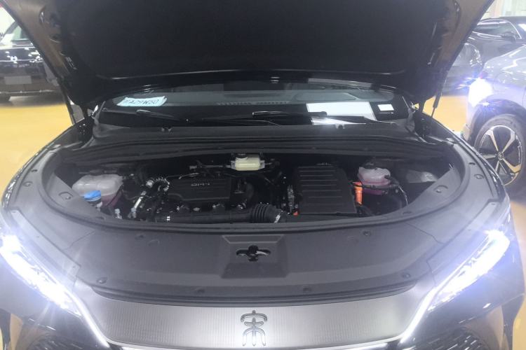 Used BYD Song L DM-i 2026 Model 200KM Superior Version Engine Bay