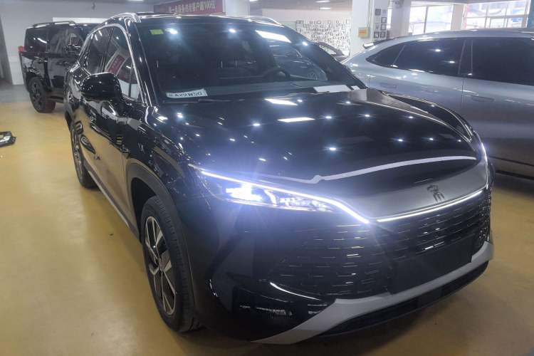 Used BYD Song L DM-i 2026 Model 200KM Superior Version Front Right 45 Deg