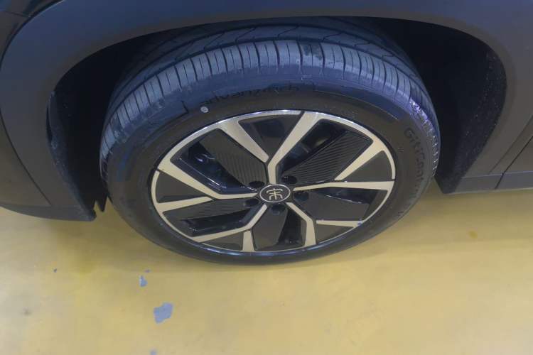 Used BYD Song L DM-i 2026 Model 200KM Superior Version Left Front Wheel Hub
