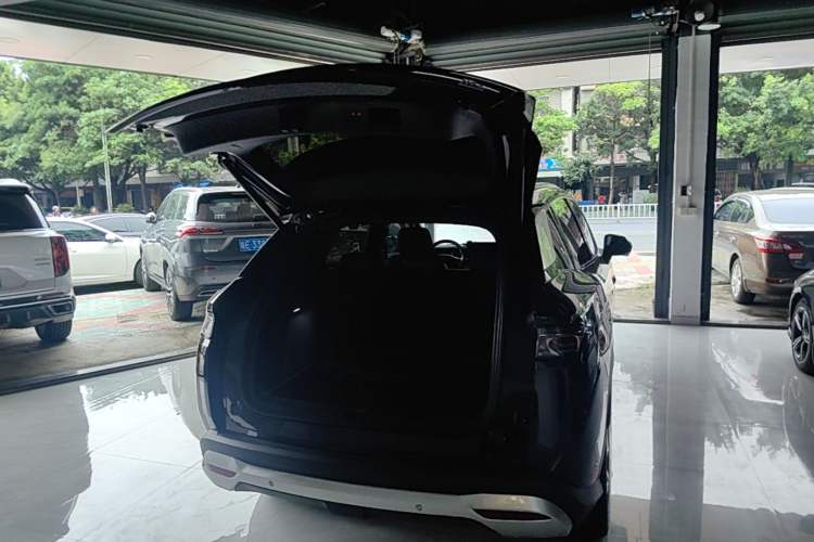 Used BYD Song L DM-i 2026 Model 200KM Superior Version Trunk