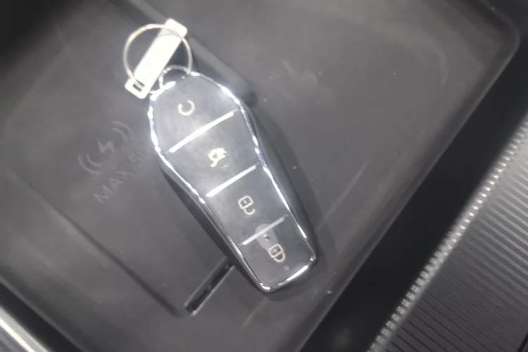 Used BYD Song L DM-i 2026 Model 200KM Superior Version Vehicle Key