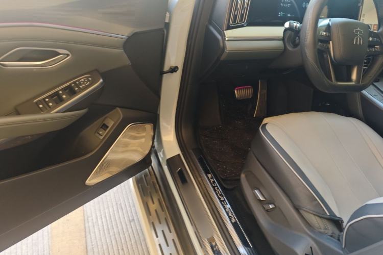 Used BYD Song L DM-i 2026 Model 130KM Superior Version Driver Seat