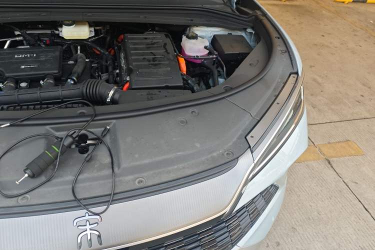 Used BYD Song L DM-i 2026 Model 130KM Superior Version Engine Bay Left