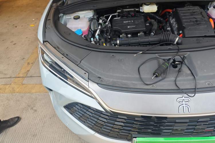 Used BYD Song L DM-i 2026 Model 130KM Superior Version Engine Bay Right