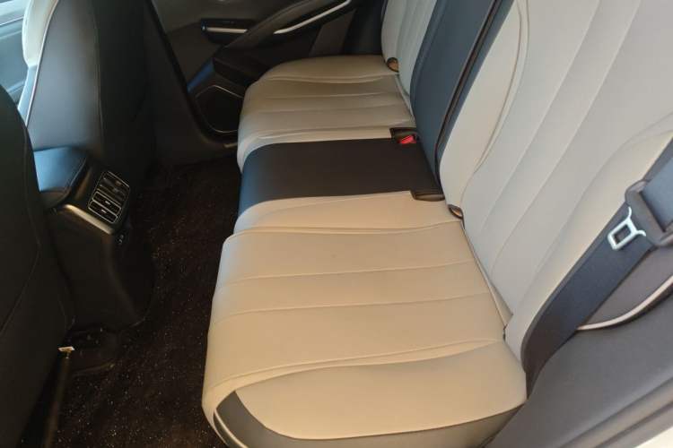 Used BYD Song L DM-i 2026 Model 130KM Superior Version Left Rear Seat