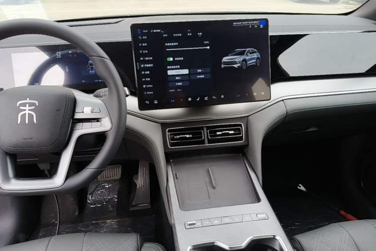 Used BYD Song L DM-i 2026 Model 130KM Superior Version Audio And AC Panel