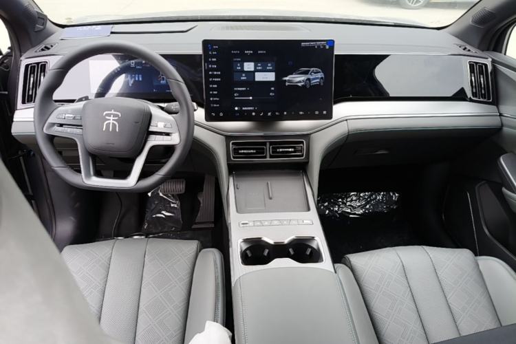 Used BYD Song L DM-i 2026 Model 130KM Superior Version Center Console