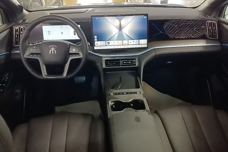 Used BYD Song L DM-i 2026 Model 200KM Superior Version Center Console