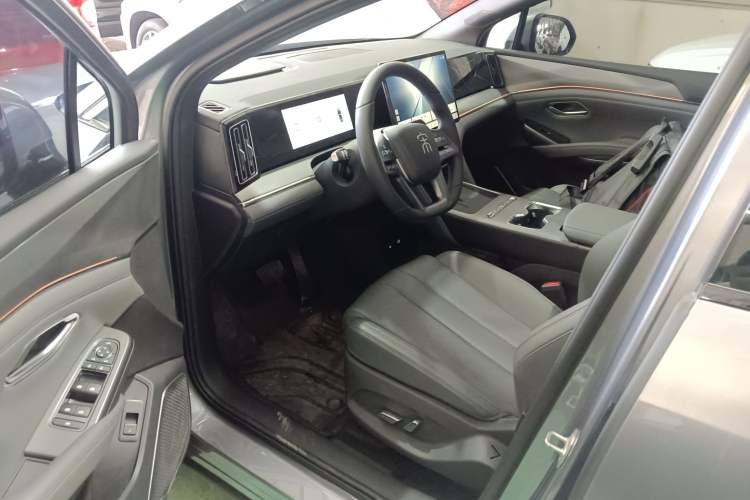 Used BYD Song L DM-i 2026 Model 200KM Superior Version Driver Seat