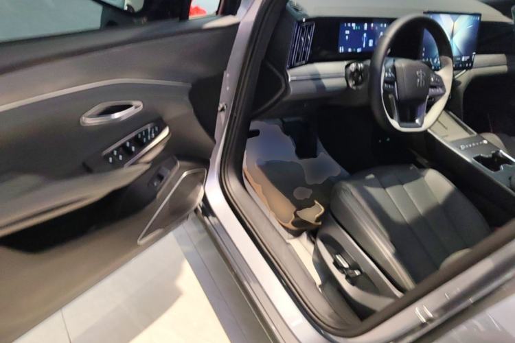 Used BYD Song L DM-i 2026 Model 130KM Superior Version Driver Seat