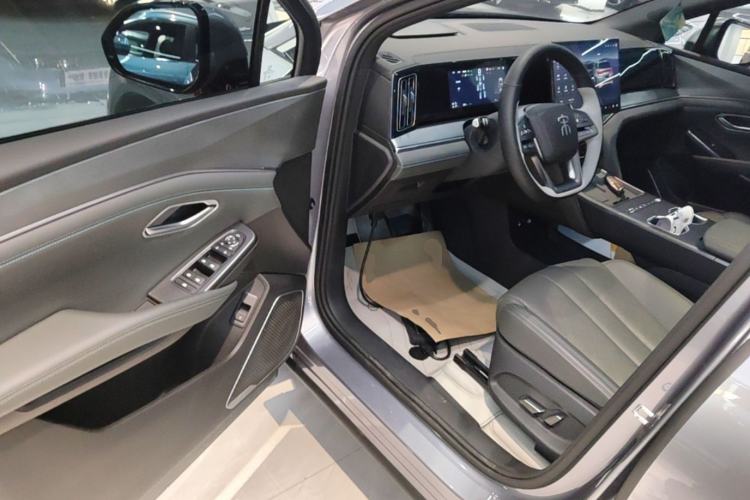 Used BYD Song L DM-i 2026 Model 130KM Superior Version Driver Seat