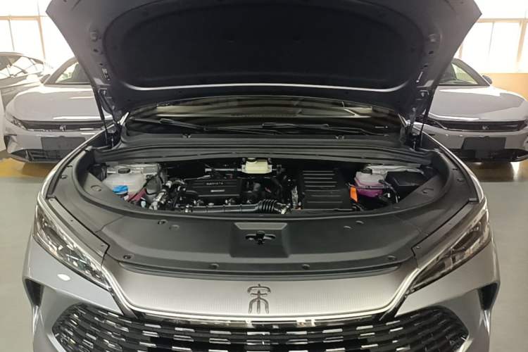 Used BYD Song L DM-i 2026 Model 200KM Superior Version Engine Bay