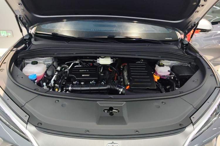 Used BYD Song L DM-i 2026 Model 130KM Superior Version Engine Bay
