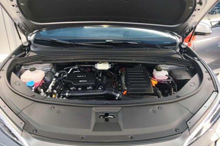Used BYD Song L DM-i 2026 Model 130KM Superior Version Engine Bay