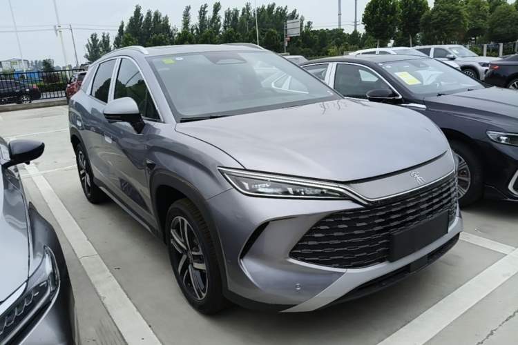 Used BYD Song L DM-i 2026 Model 130KM Superior Version Front Right 45 Deg