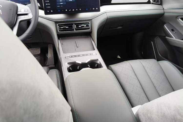 Used BYD Song L DM-i 2026 Model 130KM Superior Version Gear Lever