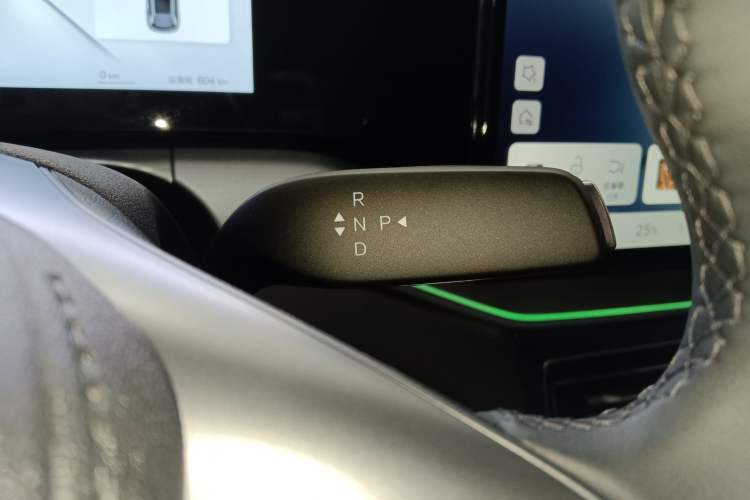 Used BYD Song L DM-i 2026 Model 200KM Superior Version Gear Lever