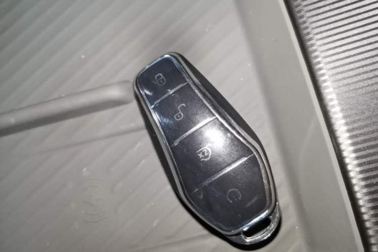 Used BYD Song L DM-i 2026 Model 200KM Superior Version Interior 1