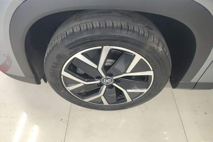 Used BYD Song L DM-i 2026 Model 200KM Superior Version Left Front Wheel Hub