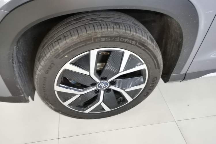 Used BYD Song L DM-i 2026 Model 200KM Superior Version Left Front Wheel Hub