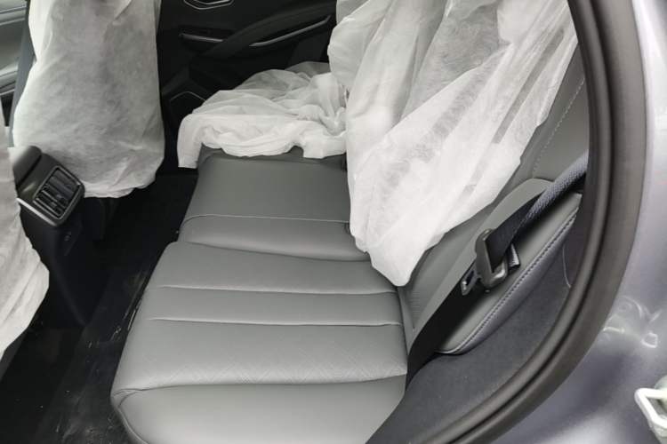 Used BYD Song L DM-i 2026 Model 130KM Superior Version Left Rear Seat