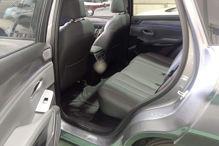 Used BYD Song L DM-i 2026 Model 200KM Superior Version Left Rear Seat