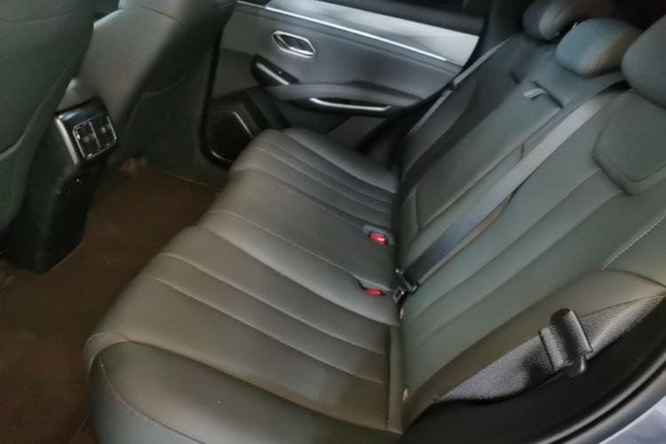 Used BYD Song L DM-i 2026 Model 200KM Superior Version Left Rear Seat