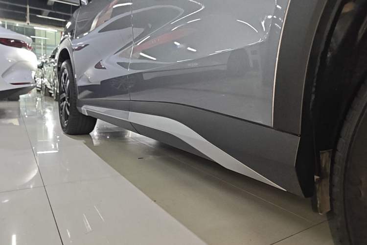 Used BYD Song L DM-i 2026 Model 130KM Superior Version Left Side Sill