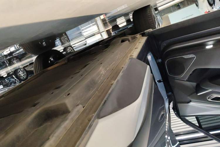 Used BYD Song L DM-i 2026 Model 130KM Superior Version Left Side Sill