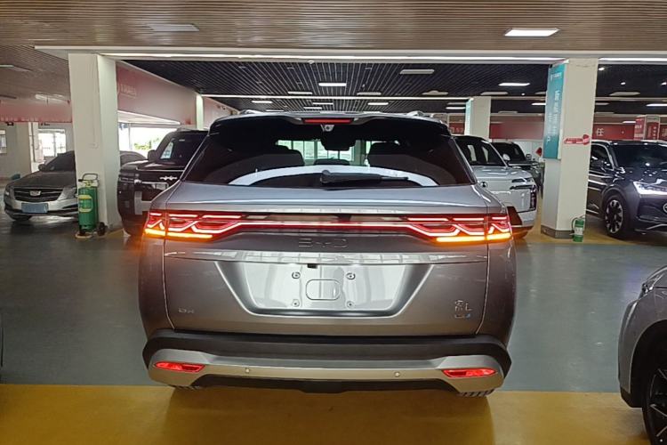 Used BYD Song L DM-i 2026 Model 200KM Superior Version Rear