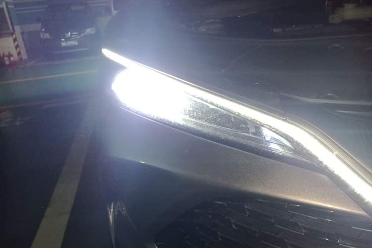 Used BYD Song L DM-i 2026 Model 200KM Superior Version Right Front Headlight