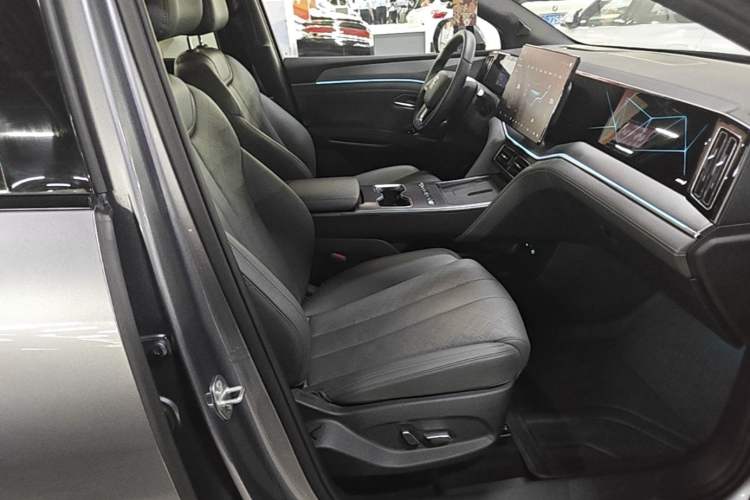 Used BYD Song L DM-i 2026 Model 130KM Superior Version Right Front Seat