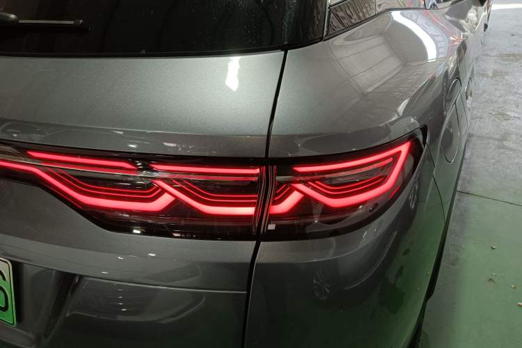 Used BYD Song L DM-i 2026 Model 200KM Superior Version Right Rear Taillight