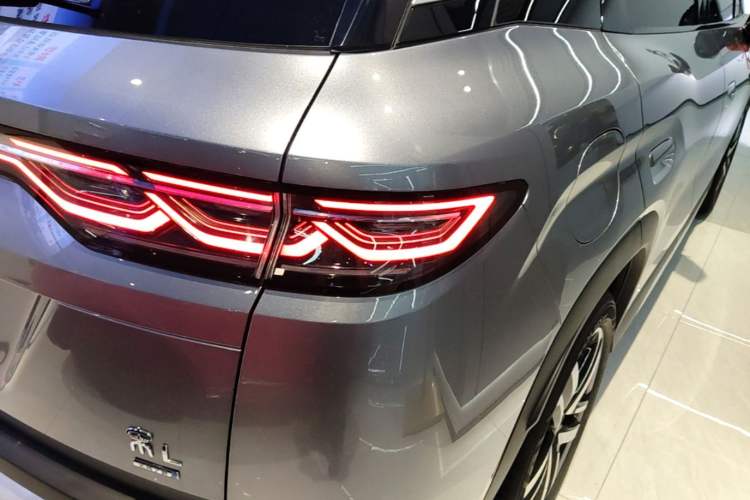 Used BYD Song L DM-i 2026 Model 130KM Superior Version Right Rear Taillight