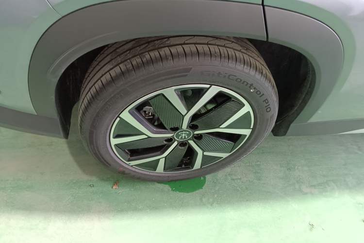 Used BYD Song L DM-i 2026 Model 200KM Superior Version Right Rear Wheel Hub