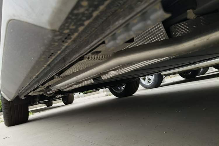 Used BYD Song L DM-i 2026 Model 130KM Superior Version Right Side Sill