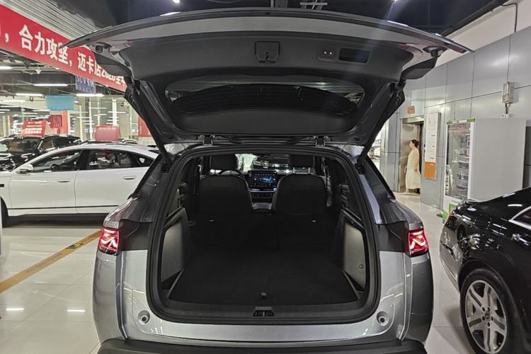 Used BYD Song L DM-i 2026 Model 130KM Superior Version Trunk