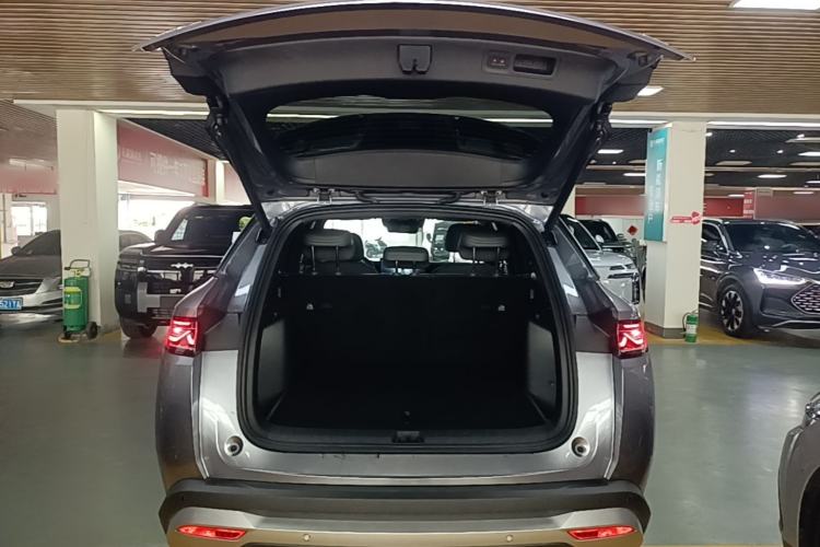 Used BYD Song L DM-i 2026 Model 200KM Superior Version Trunk