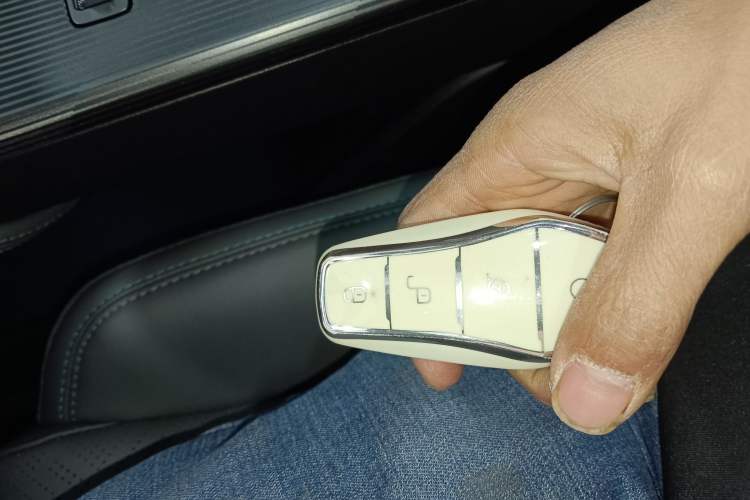 Used BYD Song L DM-i 2026 Model 200KM Superior Version Vehicle Key