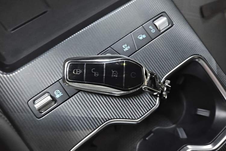 Used BYD Song L DM-i 2026 Model 130KM Superior Version Vehicle Key