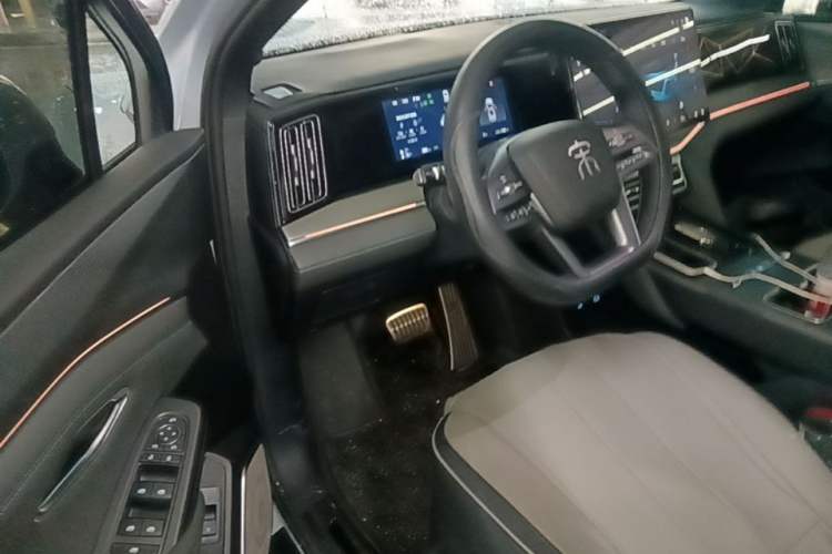 Used BYD Song L DM-i 2026 Model 130KM Superior Version Driver Seat