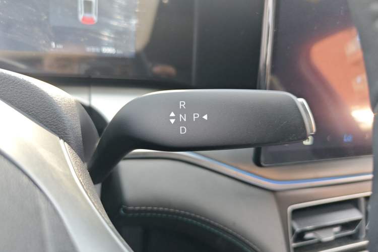 Used BYD Song L DM-i 2026 Model 130KM Superior Version Gear Lever