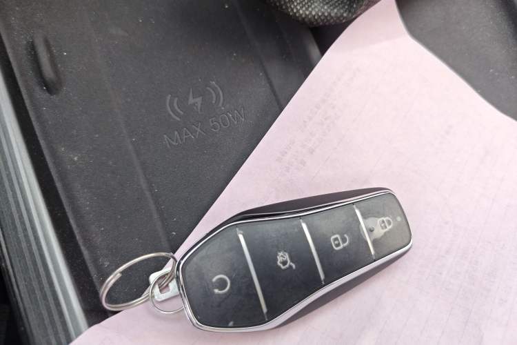 Used BYD Song L DM-i 2026 Model 130KM Superior Version Interior 1