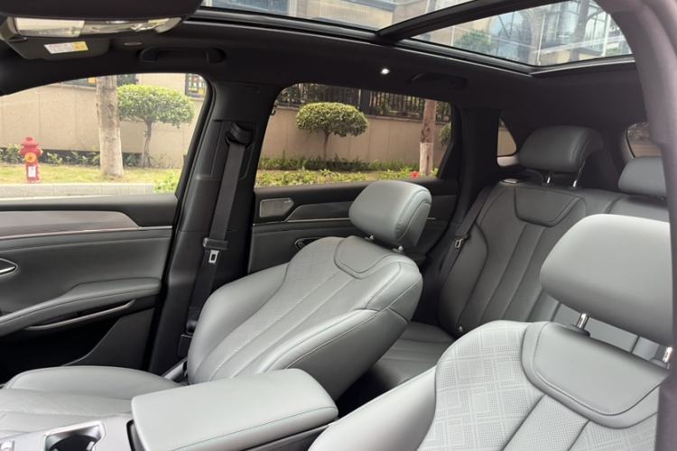 Used BYD Song L DM-i 2026 Model 130KM Superior Version Interior 1