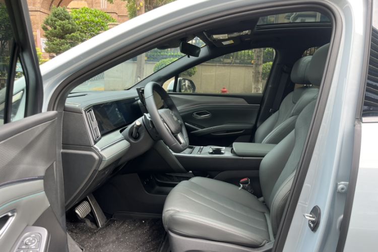 Used BYD Song L DM-i 2026 Model 130KM Superior Version Interior 10