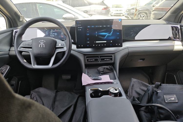 Used BYD Song L DM-i 2026 Model 130KM Superior Version Interior 2