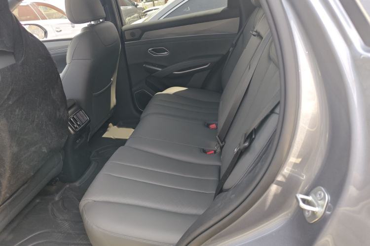 Used BYD Song L DM-i 2026 Model 130KM Superior Version Interior 4